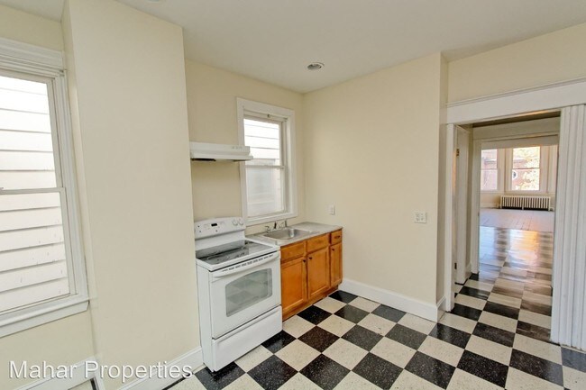 Foto del edificio - 4 br, 1 bath Apartment - 647 State St