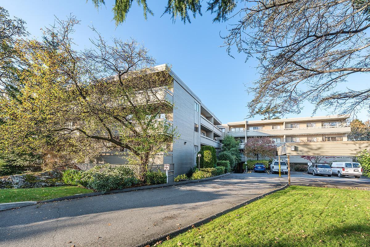 McKenzie Woods Apartments Apartments 1002 Mckenzie Av Victoria, BC