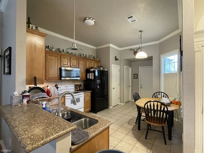Building Photo - 4 br, 3 bath House - 3701 Essen Loop