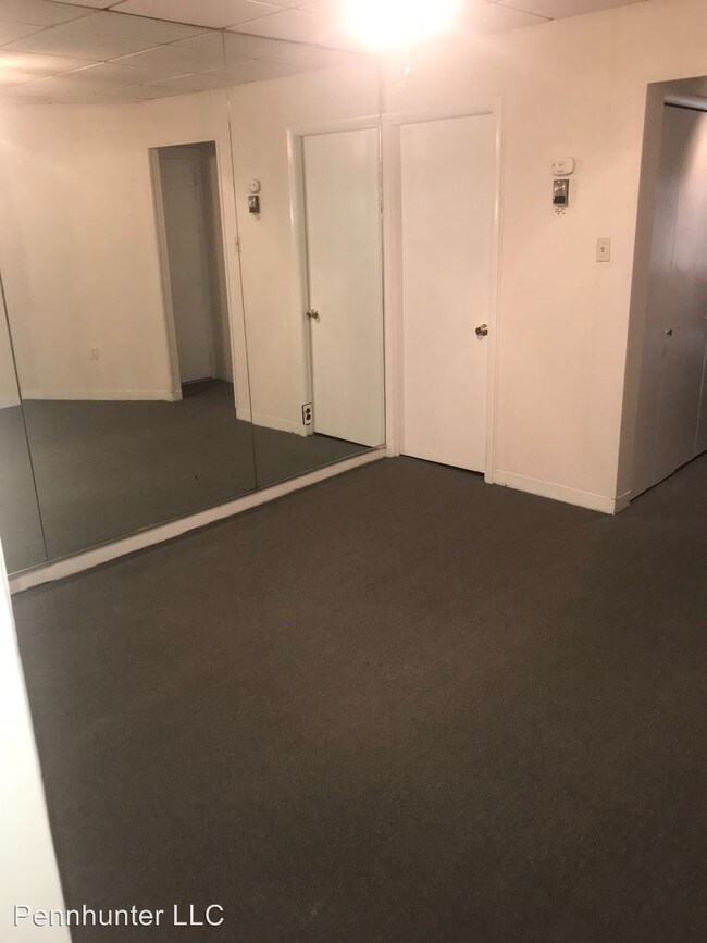 Foto del edificio - 1 br, 1 bath House - 2325 E Somerset St