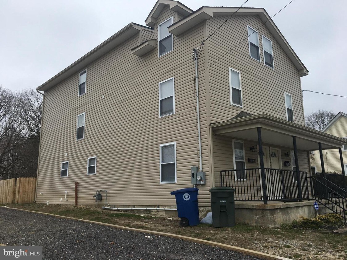 39 S Academy St, Glassboro, NJ 08028 House for Rent in Glassboro, NJ