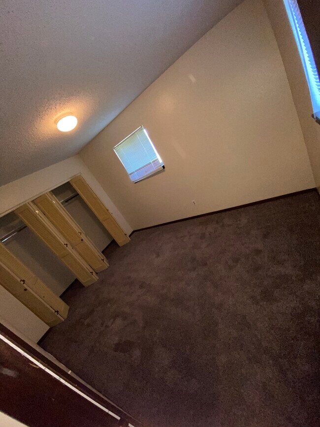 Foto del edificio - 100 Plains St