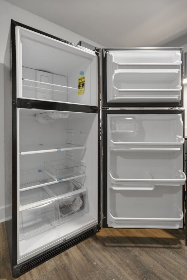 Building Photo - 518 Linn St