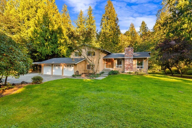 Building Photo - Sammamish 4 Bedroom 2.5 Bath on Acre - Lar...