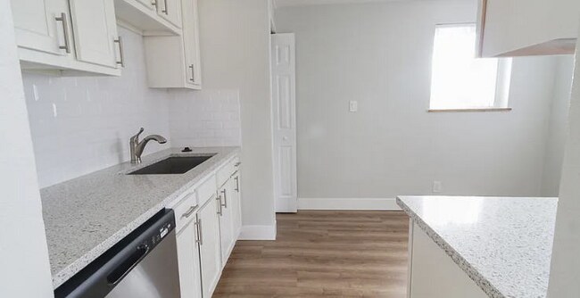 Foto del edificio - 1725 Fenton St