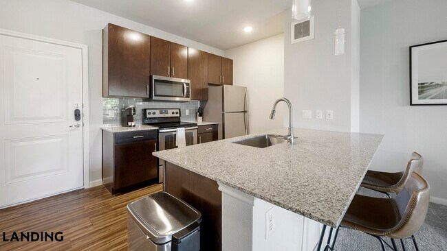 Foto del edificio - 715 W Slaughter Ln