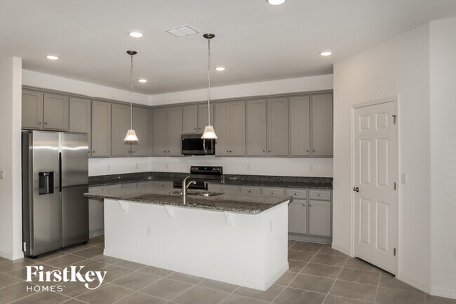 Foto del edificio - 3208 John Young Pkwy
