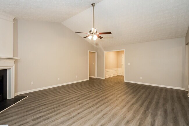 Foto del edificio - 8391 Taylor Rd
