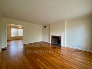 Building Photo - 2717 Fairfield Ave