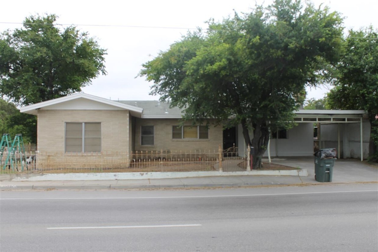 919 Chihuahua St, Laredo, TX 78040