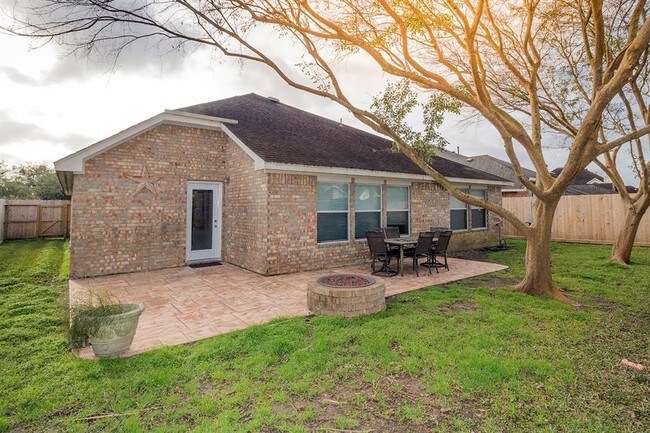 Foto del edificio - 849 Crystal Bay Ln
