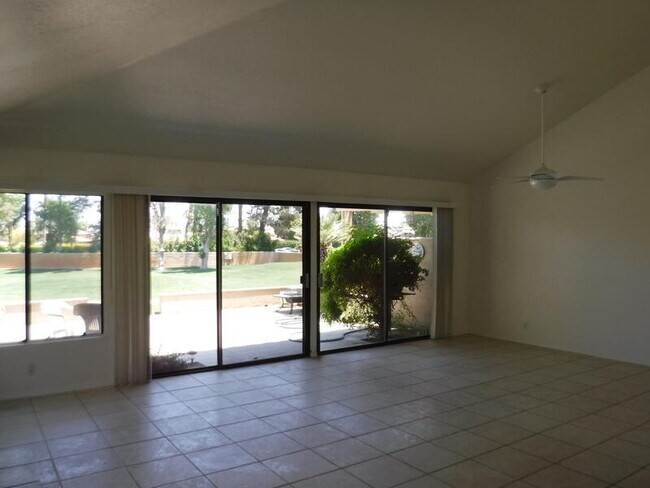 Building Photo - 41460 Woodhaven Dr E
