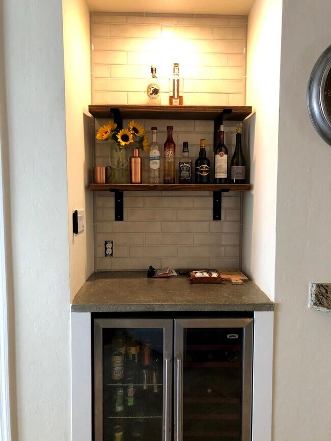 bar - 9452 Montebello Way