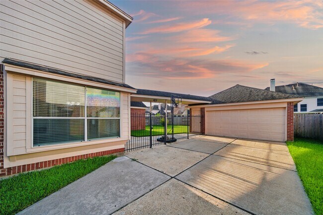 Building Photo - 6415 Coley Park