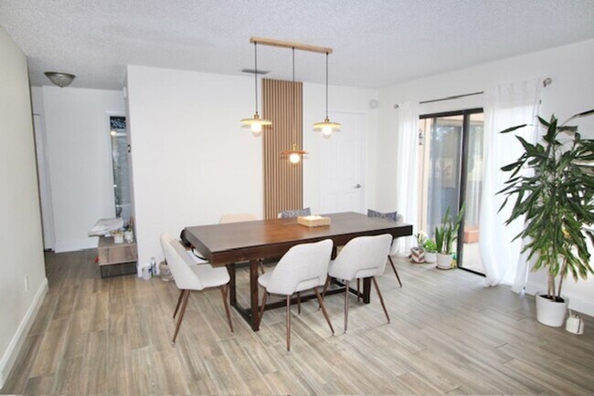 Building Photo - Casselberry -  3 Bedroom, 2 Bathroom - $2,...