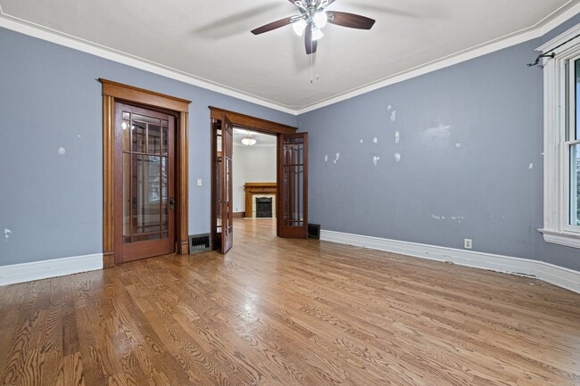 Building Photo - Historic 3 bedroom upper