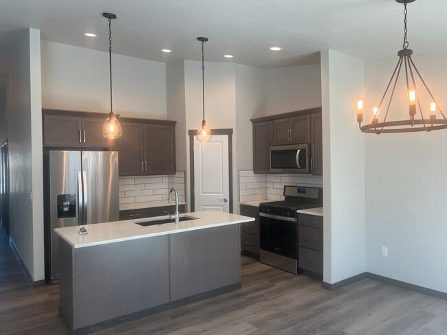 Kitchen - 1577 Sq Ft - Thayer Cottages