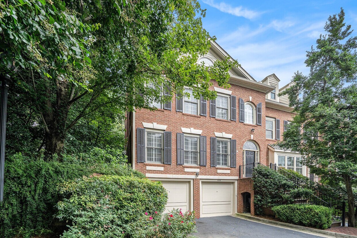 Primary Photo - 1735 Peachtree St NE