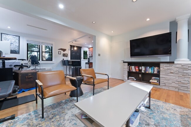 Foto del edificio - 929 St Marys St