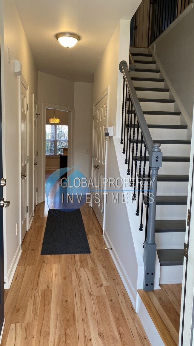 Foto del edificio - 4829 Landover Pine Pl