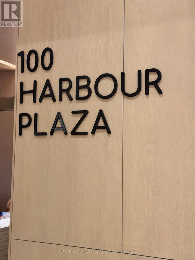 Photo du bâtiment - 100 Harbour St