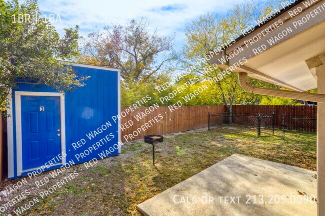 Building Photo - 236 E Dullnig Ct