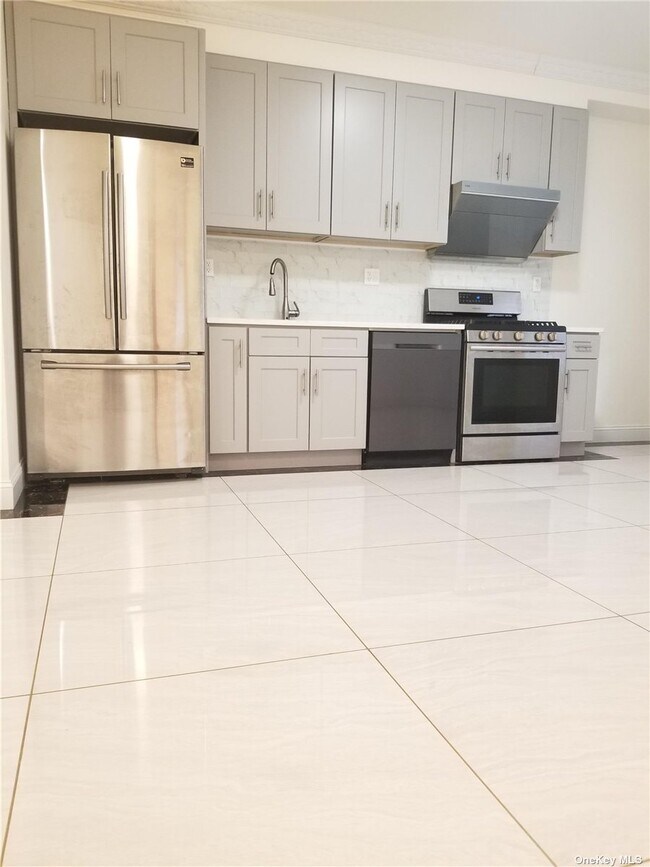Foto del edificio - 40-12 215th St