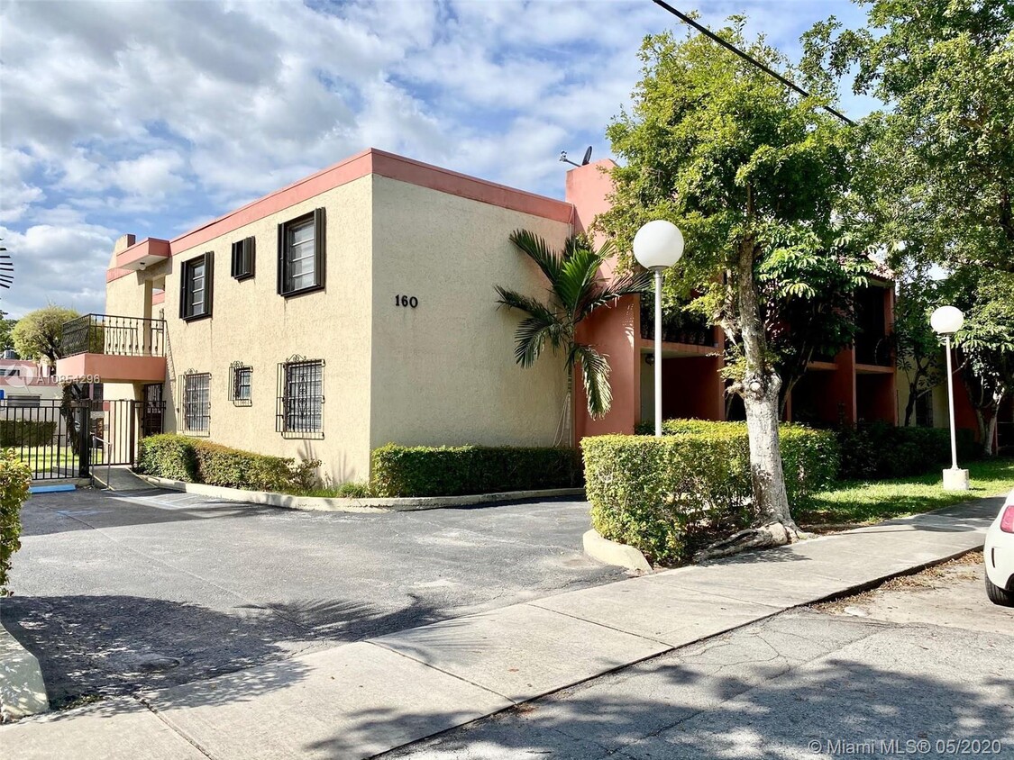 Primary Photo - 160 SW 30th Ave