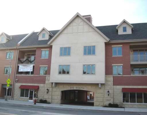 Building Photo - 310 S Main St