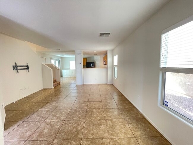 Building Photo - To schedule a viewing, call Wally Fellman ...