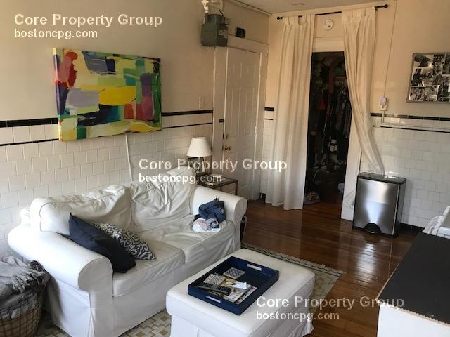 Primary Photo - 263 Hanover St