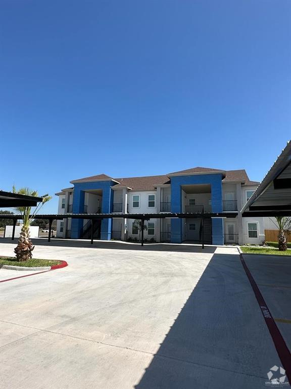 Building Photo - 302 Sylvia Handy Dr