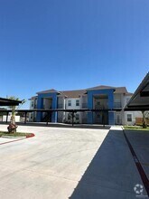 Building Photo - 302 Sylvia Handy Dr