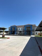 Building Photo - 302 Sylvia Handy Dr