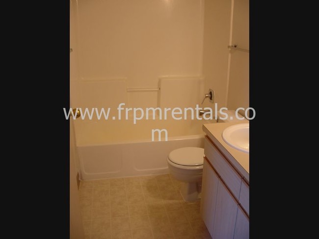 Building Photo - 540 S Workland Ln
