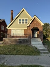 Building Photo - 5741 Lakewood St