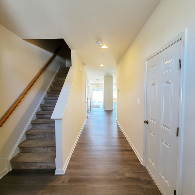 Building Photo - 226 Garrison Way