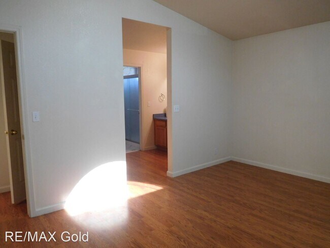 Building Photo - 3 br, 2 bath House - 842 Randell Drive