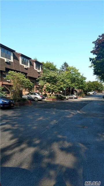 Building Photo - 120-14 Ketch Ct