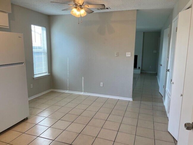 Foto del edificio - 8401 Colony Loop Dr