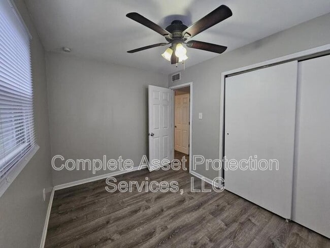 Building Photo - 5556 Washington St
