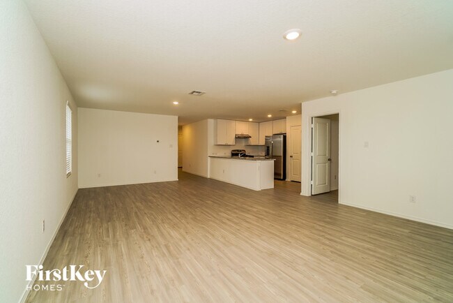 Foto del edificio - 13022 Rosemary Cove