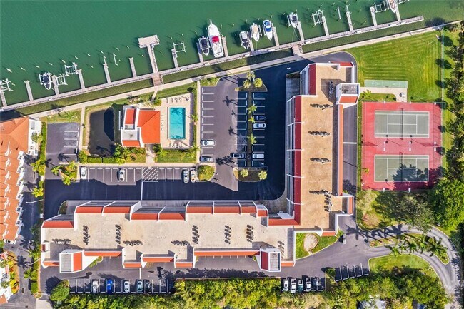 Foto del edificio - 19111 Vista Bay Dr