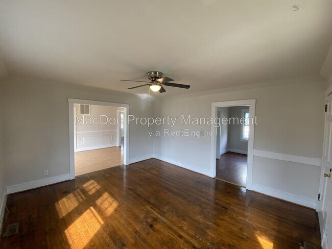 Foto del edificio - 138 Mansfield St
