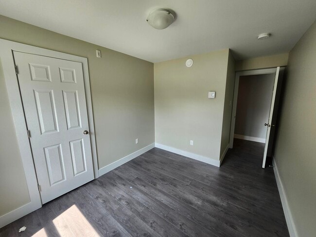 Building Photo - 30 Parks St