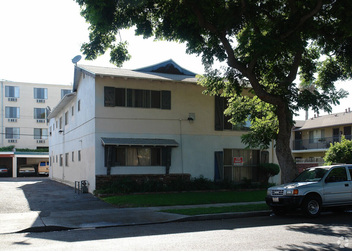 Building Photo - 2142 S Mallul Dr