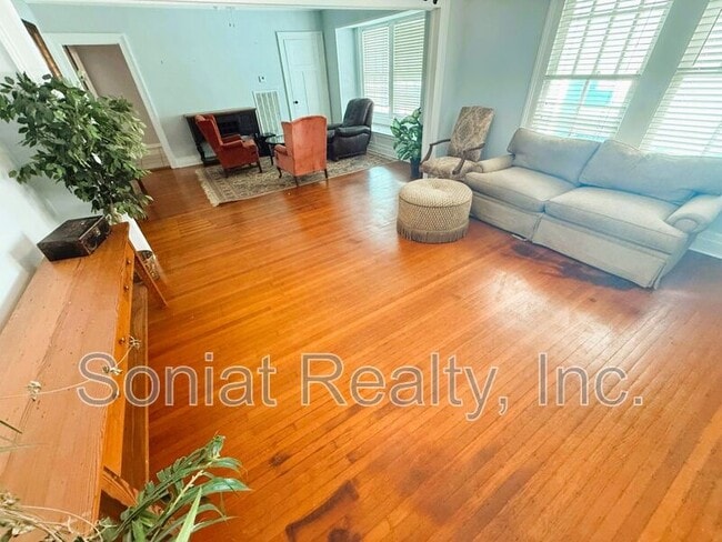 Foto del edificio - 3308 Upperline St