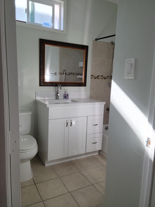 Foto del edificio - 2701 W Main St