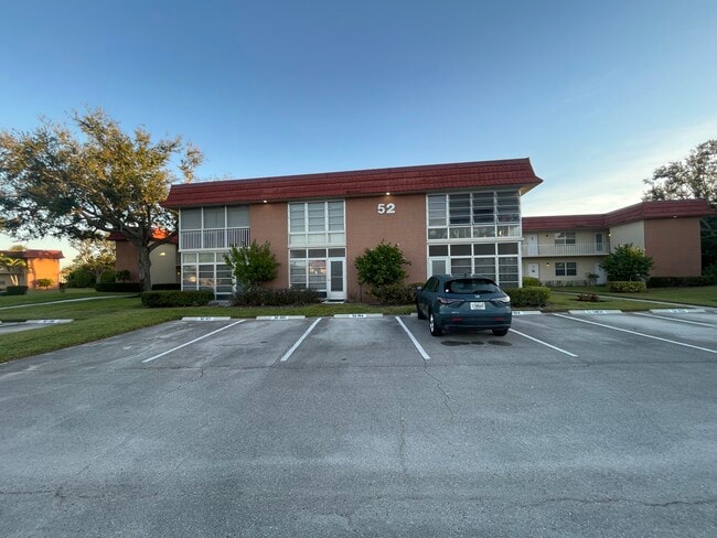 Foto del edificio - 52 Woodland Dr