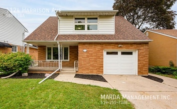 Building Photo - 1124 Harrison Ave